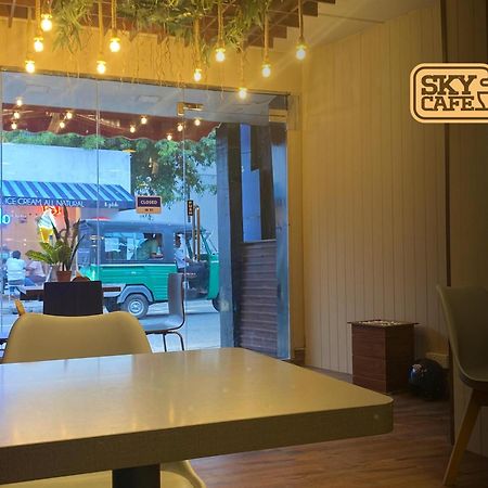 Sky Hostel Negombo Luaran gambar