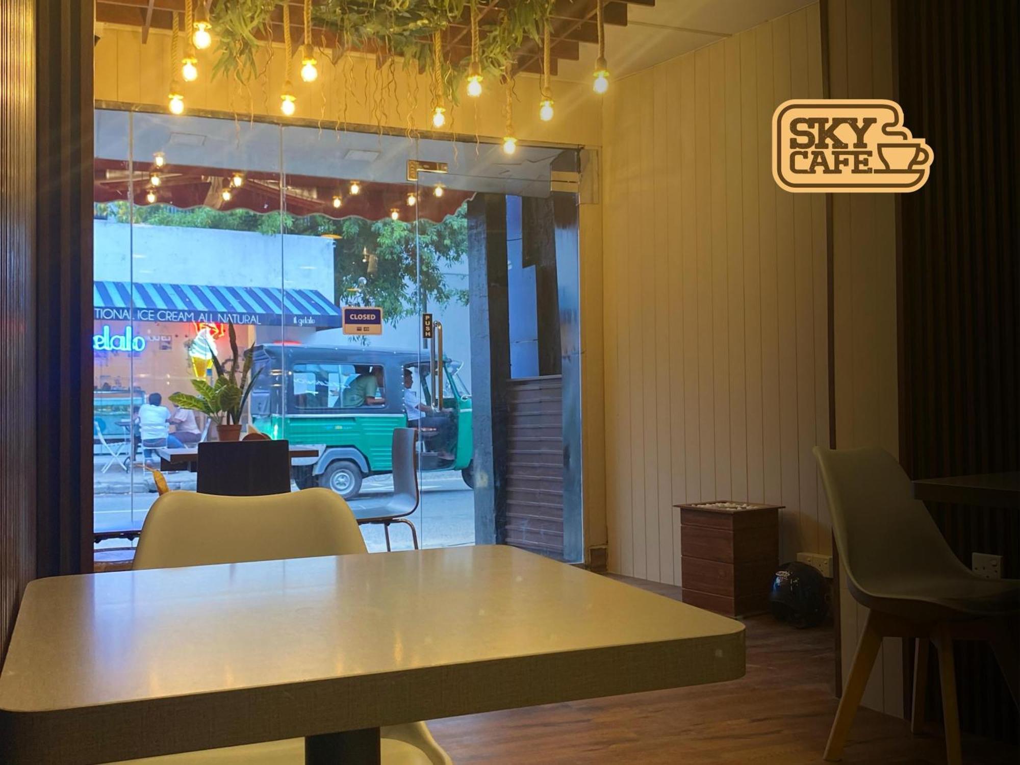 Sky Hostel Negombo Luaran gambar